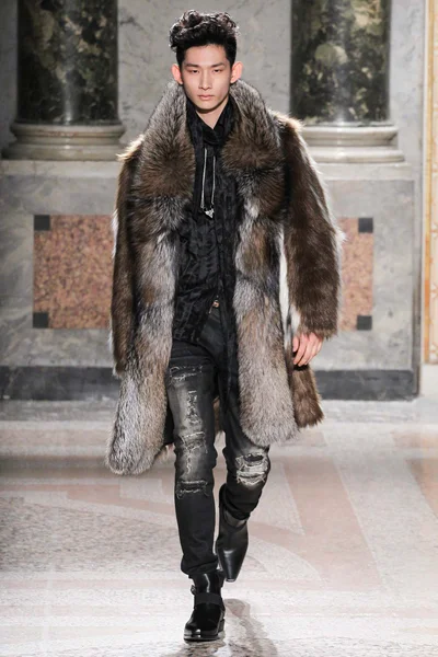 Look 9